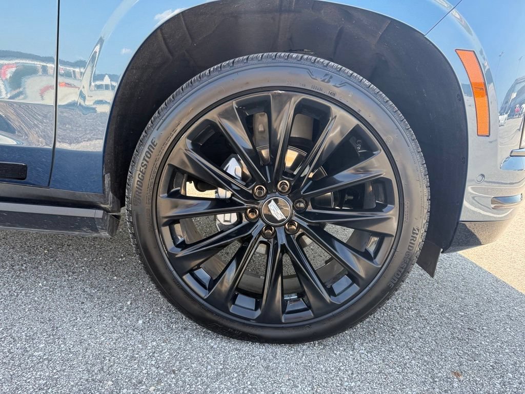Certified 2025 Cadillac Escalade Sport Platinum w/ LPO, ONYX Package AWD/4WD image 17