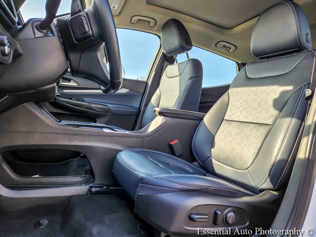Certified 2023 Chevrolet Bolt EUV Premier w/ Sun & Sound Package FWD image 7