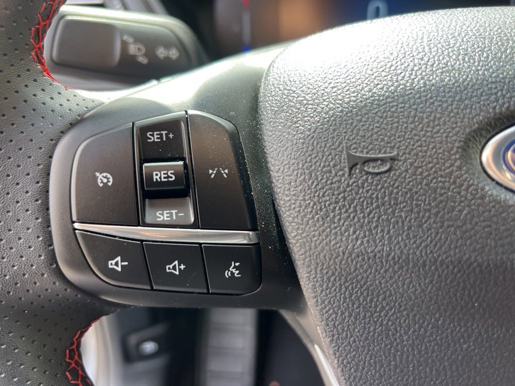 Used 2025 Ford Escape ST-Line image 13