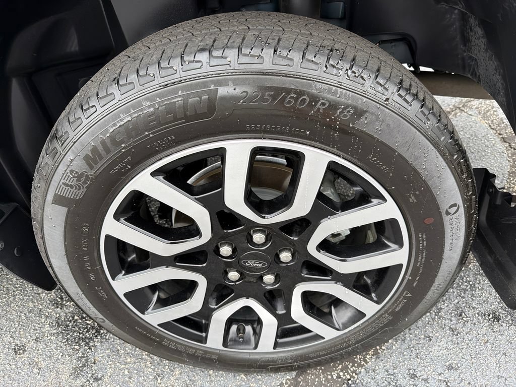Used 2023 Ford Maverick Lariat FWD image 19
