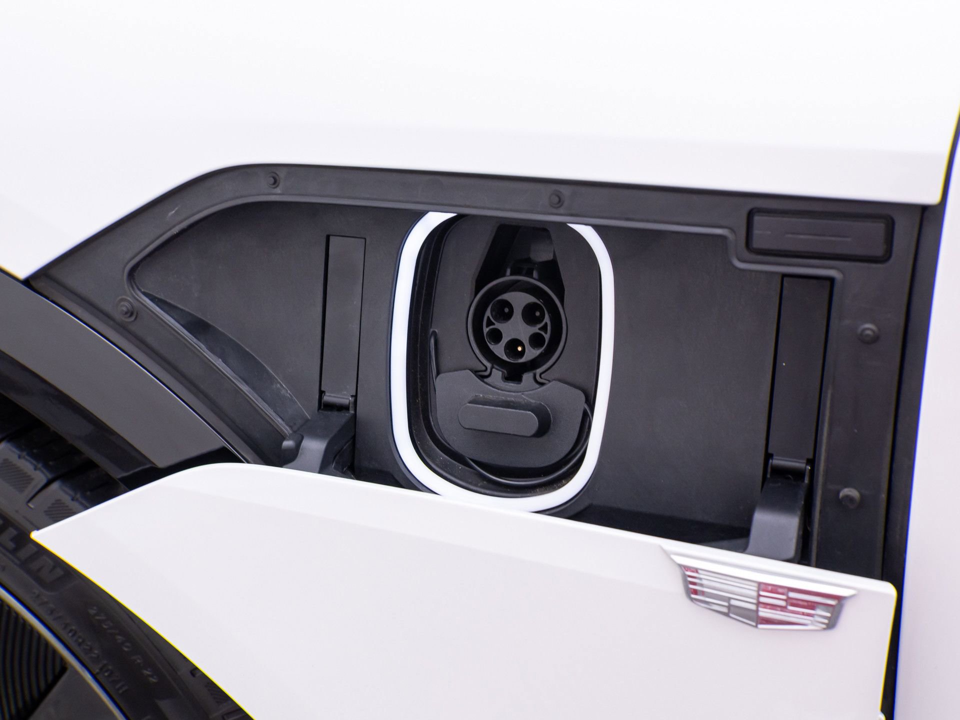 Used 2024 Cadillac Lyriq Sport image 31