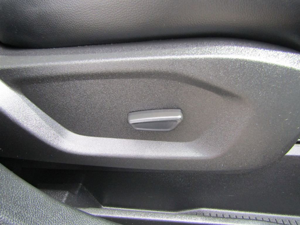 Used 2024 Ford Edge SEL w/ Convenience Package image 39