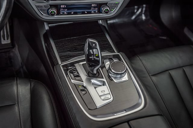 Used 2019 BMW 740i w/ M Sport Package RWD image 32