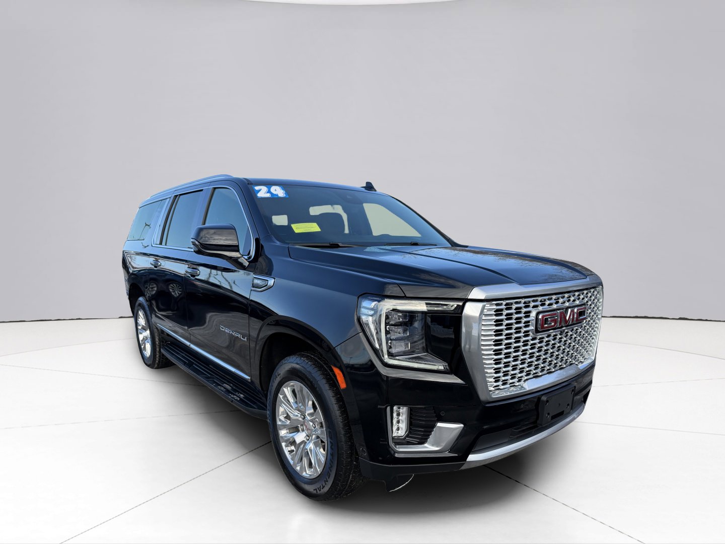 Used 2024 GMC Yukon XL Denali w/ Advanced Technology Package image 14