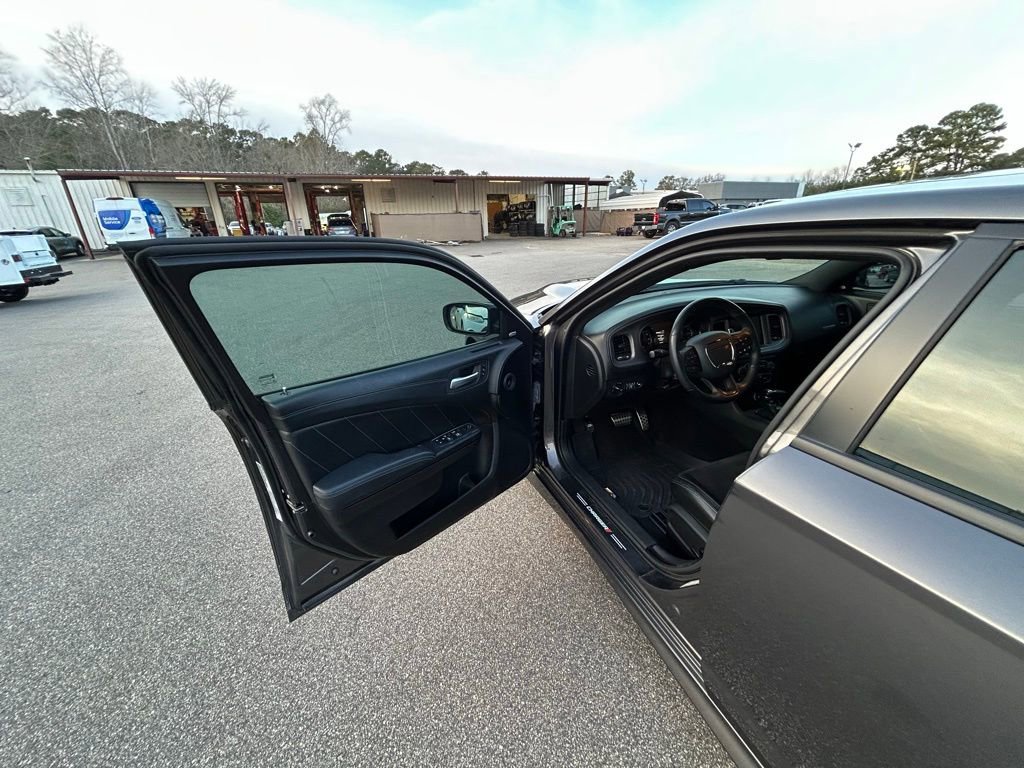 Used 2023 Dodge Charger R/T w/ Plus Group image 27