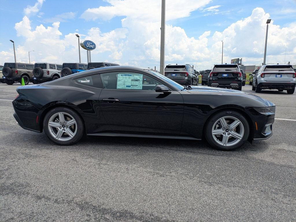 New 2026 Ford Mustang Coupe RWD video 3