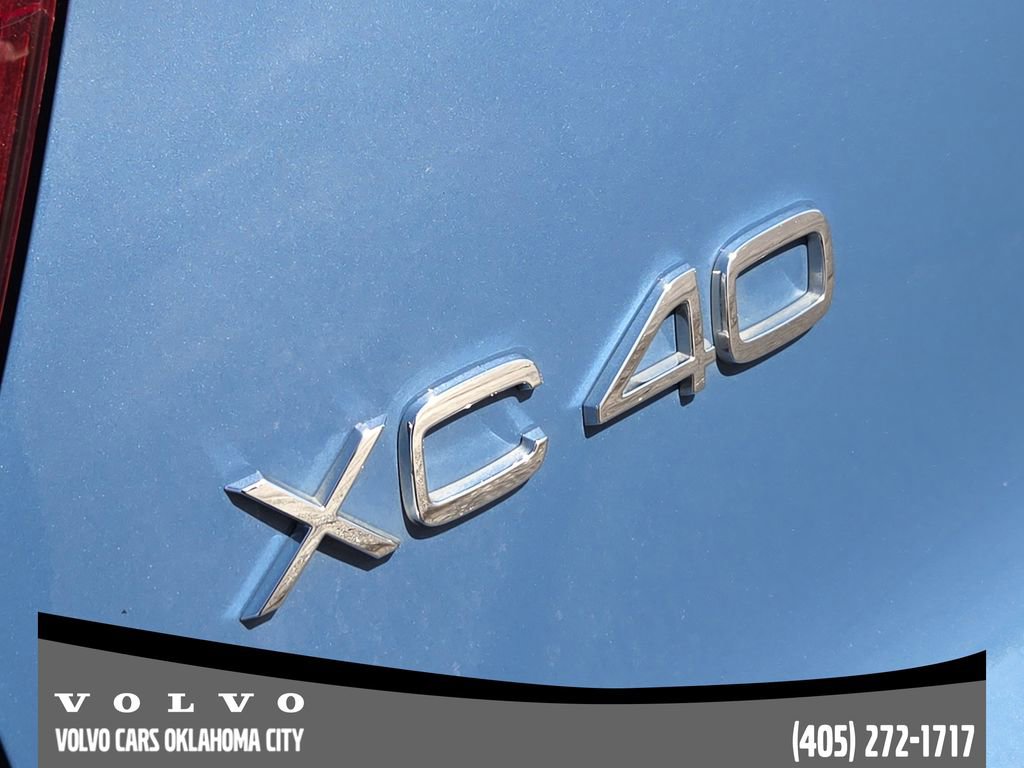 Certified 2025 Volvo XC40 B5 Plus image 10