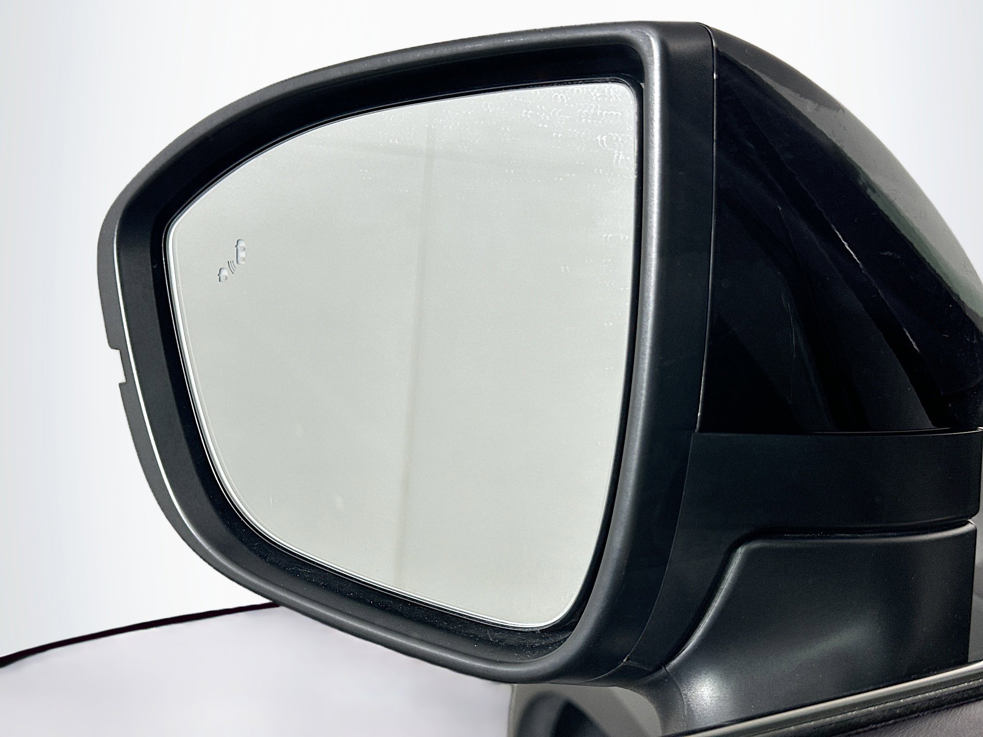 Used 2025 Nissan Pathfinder SV image 16