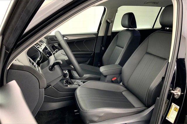 Used 2023 Volkswagen Tiguan SE image 24