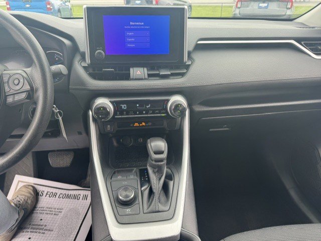 Used 2023 Toyota RAV4 LE AWD/4WD image 17