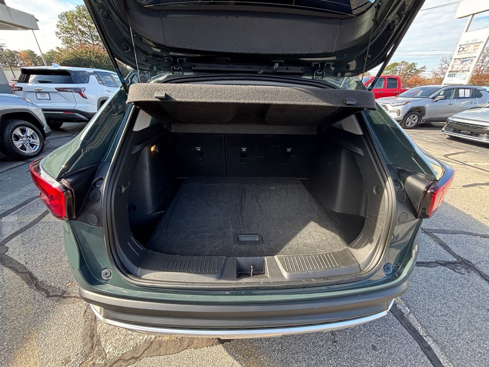 Used 2025 Chevrolet Trax LT image 30