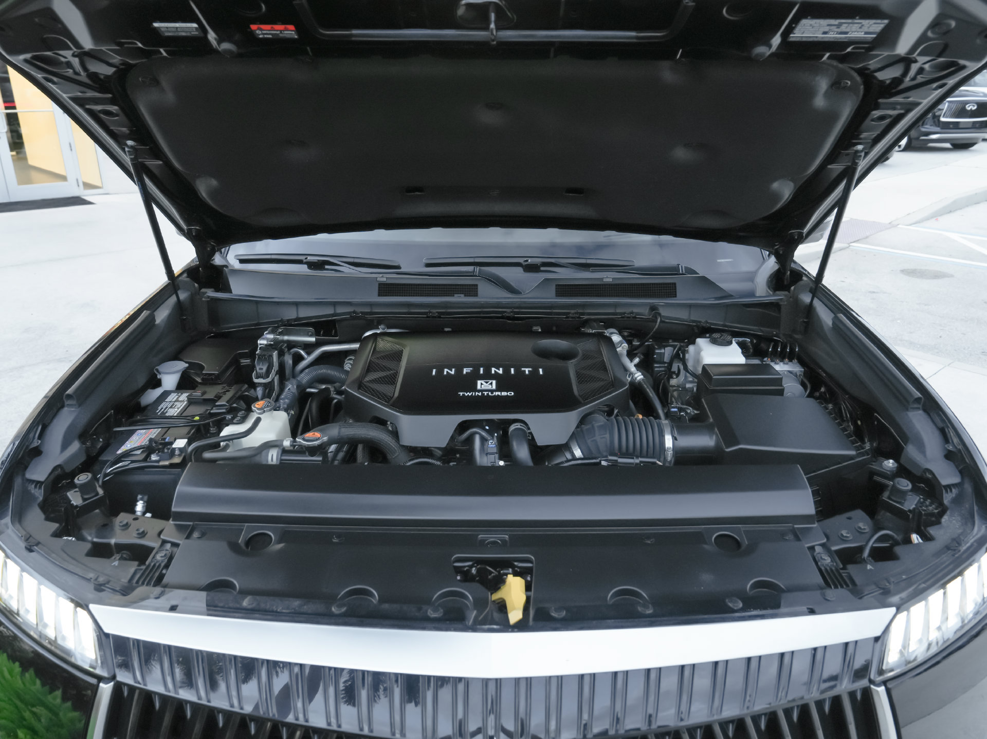 Used 2025 INFINITI QX80 Luxe RWD image 44