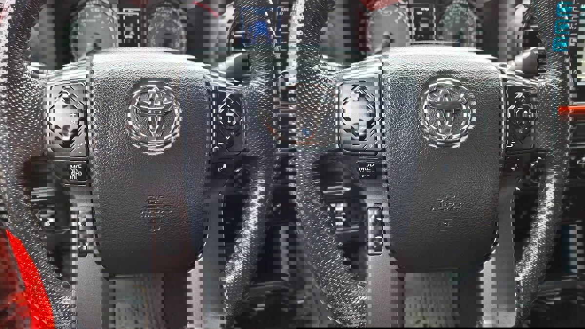 Used 2017 Toyota Tacoma TRD Off-Road image 20