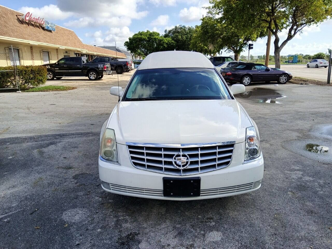 Used 2011 Cadillac DTS Limousine image 6