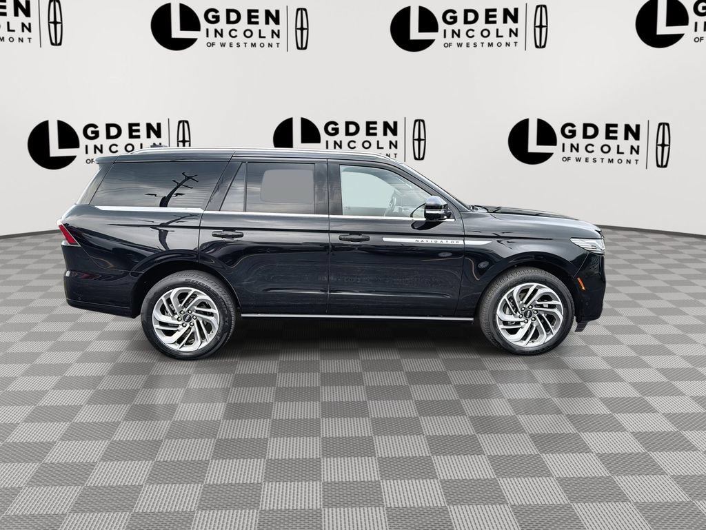 Certified 2025 Lincoln Navigator Reserve AWD/4WD image 9