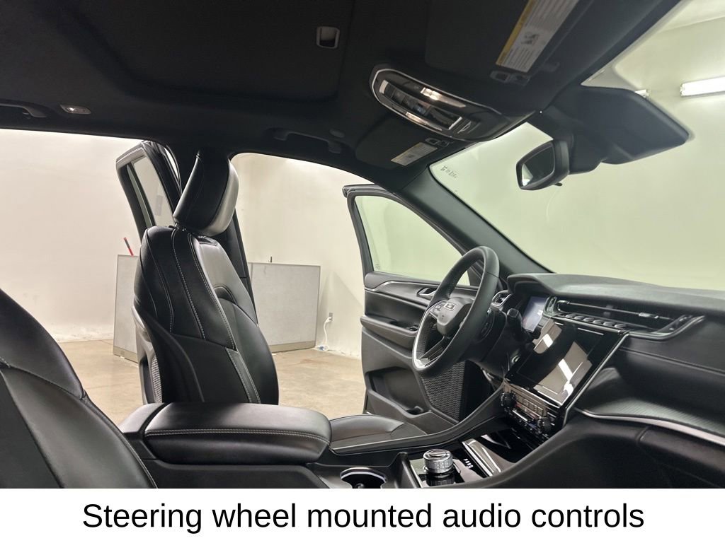 Used 2024 Jeep Grand Cherokee Altitude AWD/4WD image 21