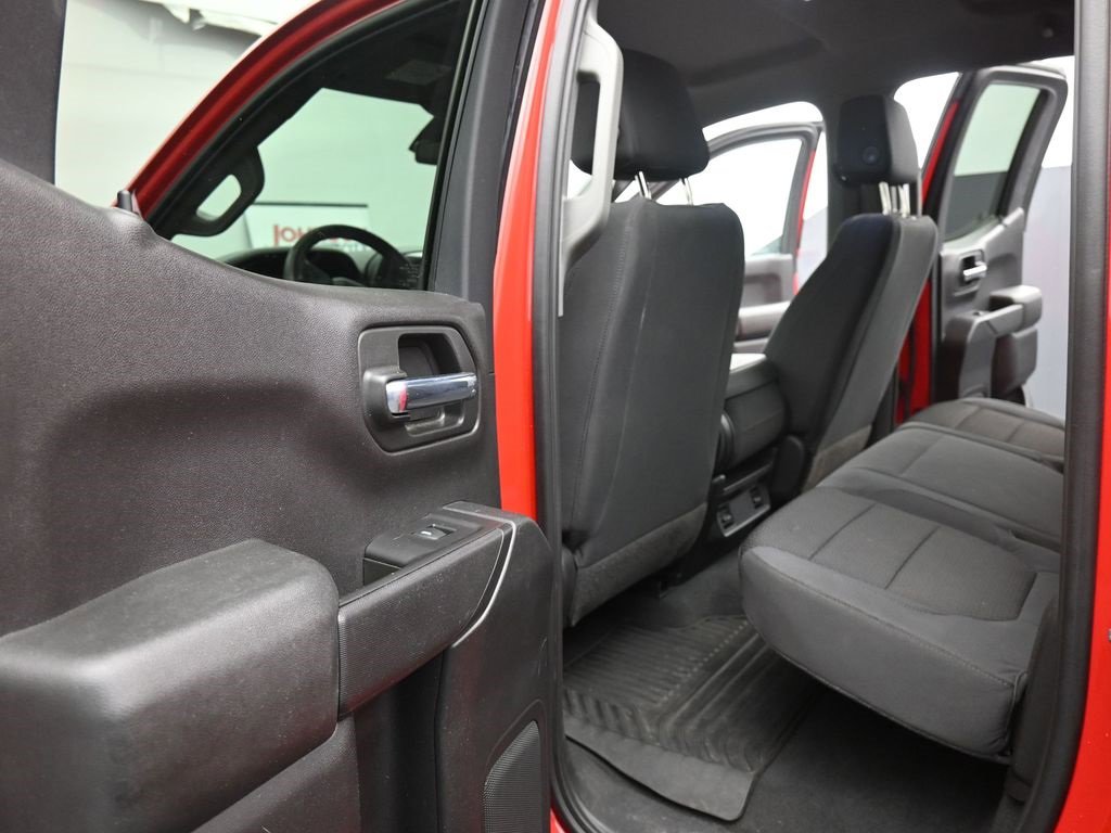 Used 2020 Chevrolet Silverado 1500 Custom w/ Custom Value Package image 16