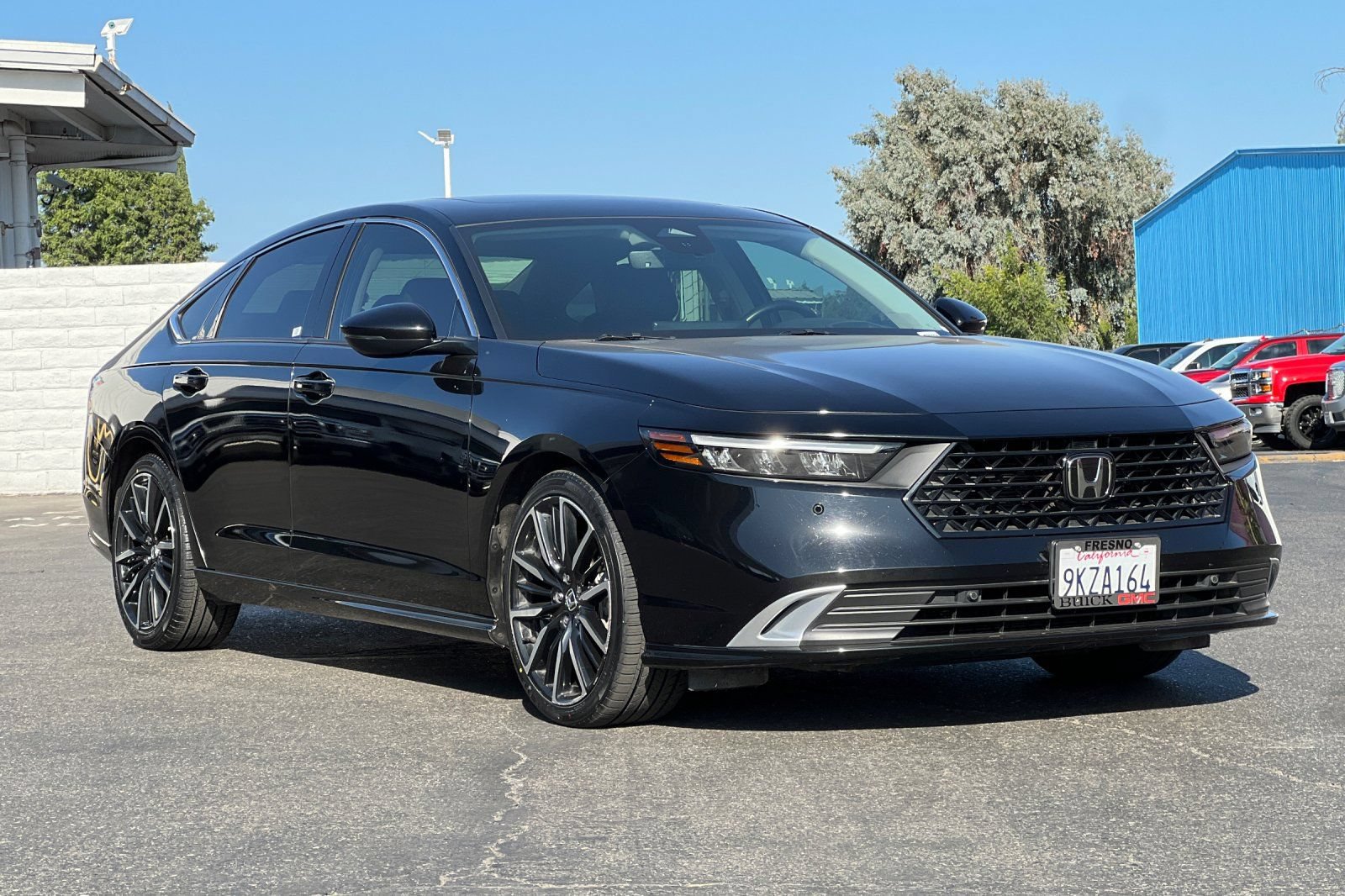 Used 2023 Honda Accord Touring image 2
