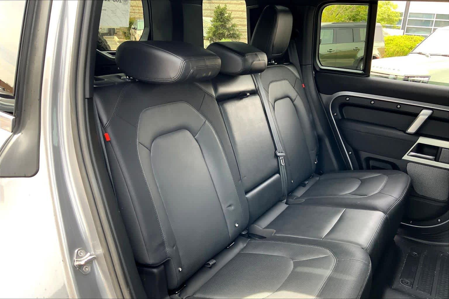 Used 2023 Land Rover Defender 110 X-Dynamic SE image 19
