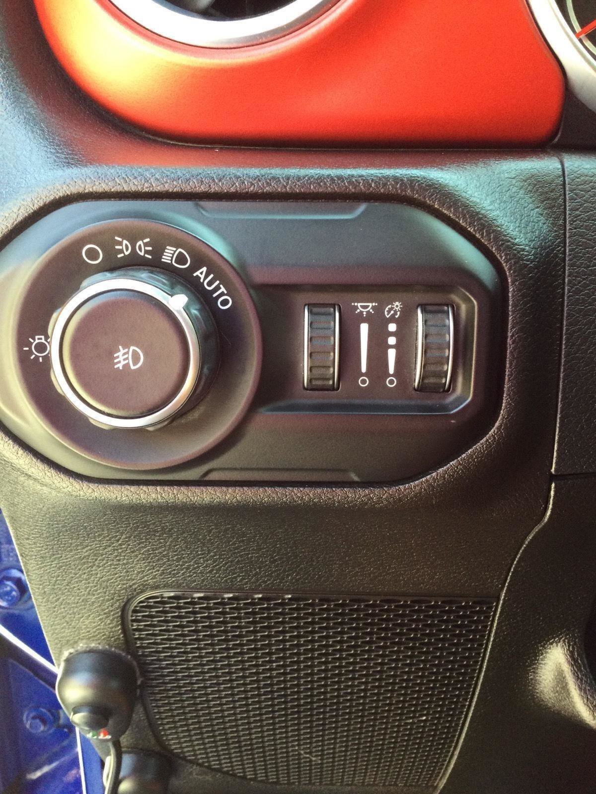Used 2018 Jeep Wrangler Unlimited Rubicon AWD/4WD image 28