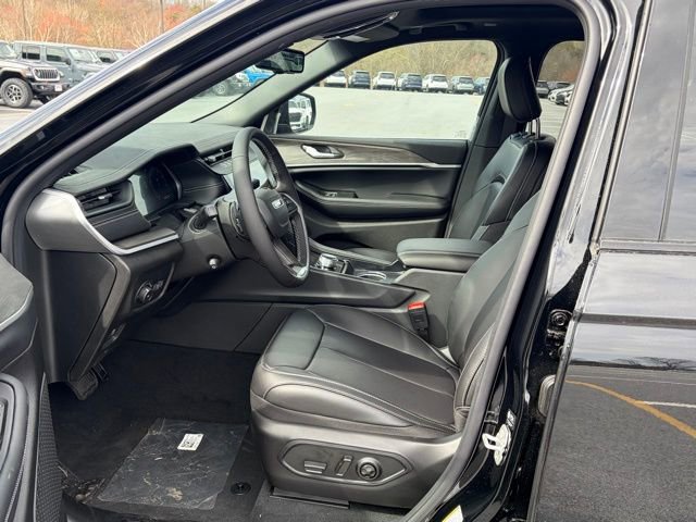 New 2026 Jeep Grand Cherokee Limited AWD/4WD image 16