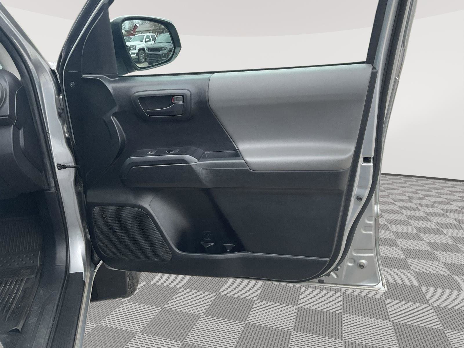 Used 2022 Toyota Tacoma SR image 20