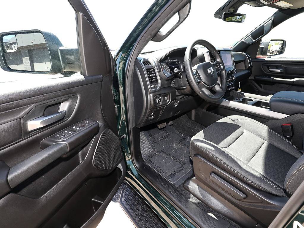 New 2026 RAM 1500 Express AWD/4WD image 12
