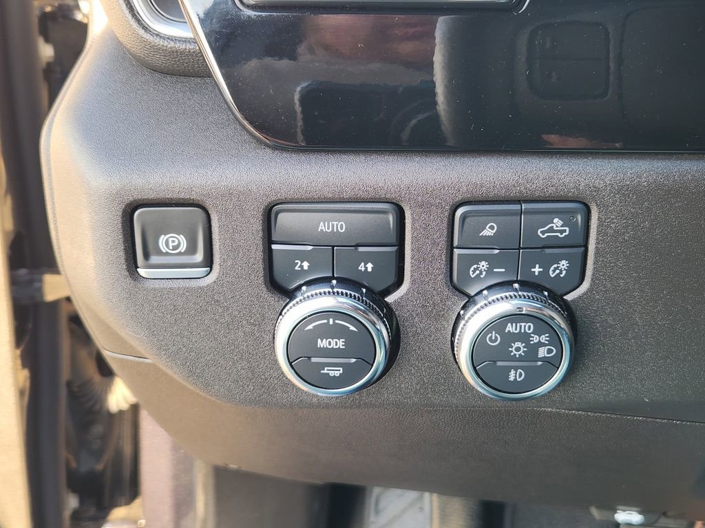 Used 2025 GMC Sierra 1500 SLT image 28