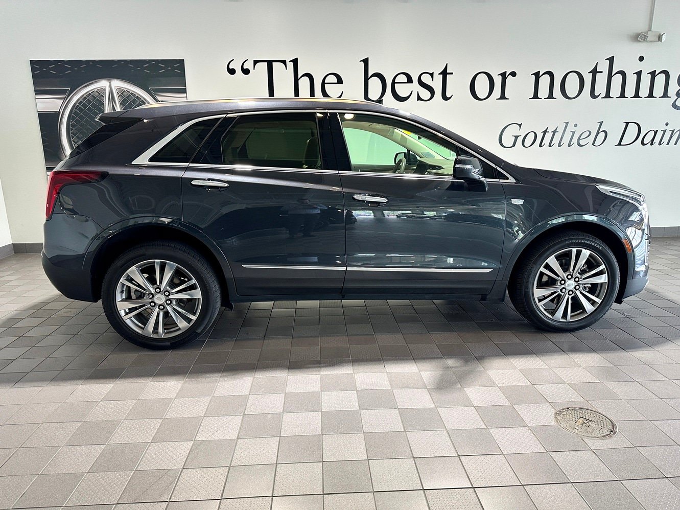 Used 2021 Cadillac XT5 Premium Luxury AWD/4WD image 3