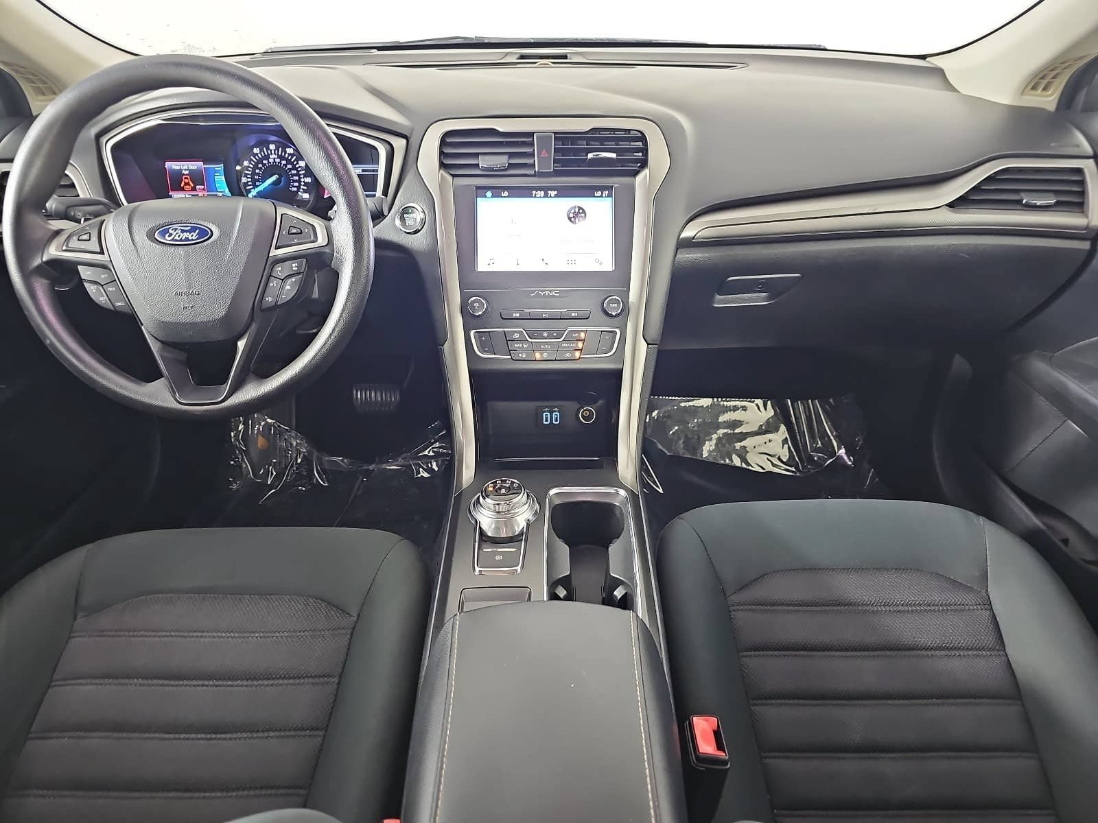 Used 2019 Ford Fusion SE FWD image 11