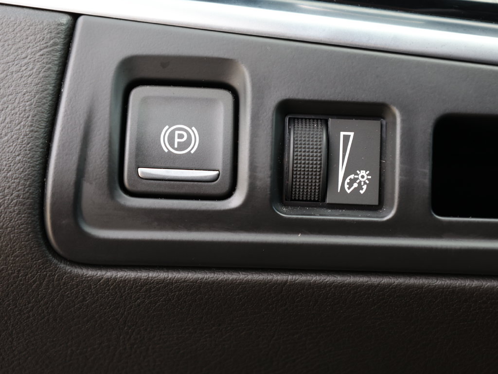 Used 2025 Cadillac XT6 Luxury FWD image 37
