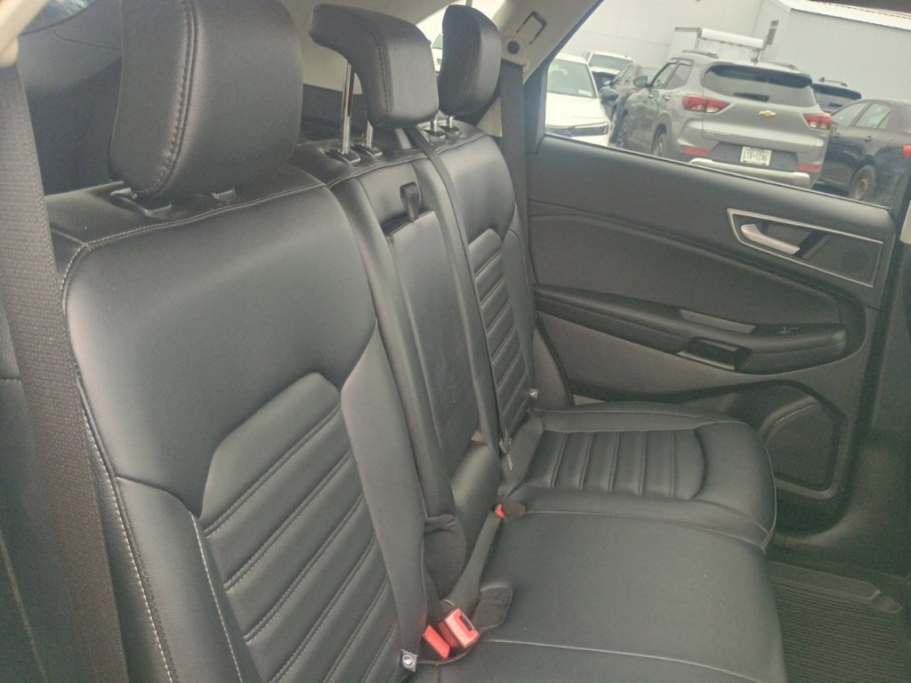 Used 2024 Ford Edge SEL AWD/4WD image 15