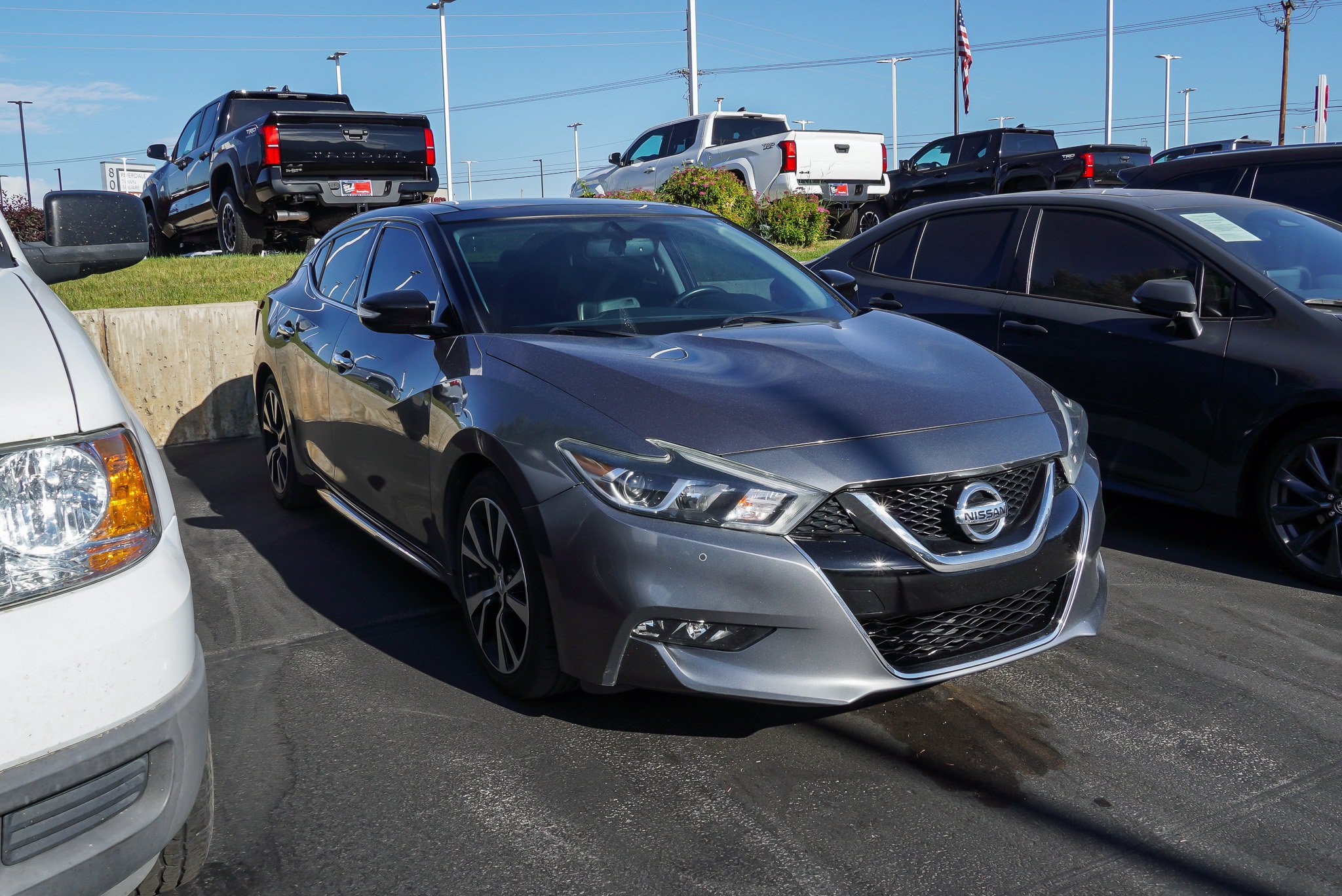 Used 2018 Nissan Maxima 3.5 SL FWD image 2