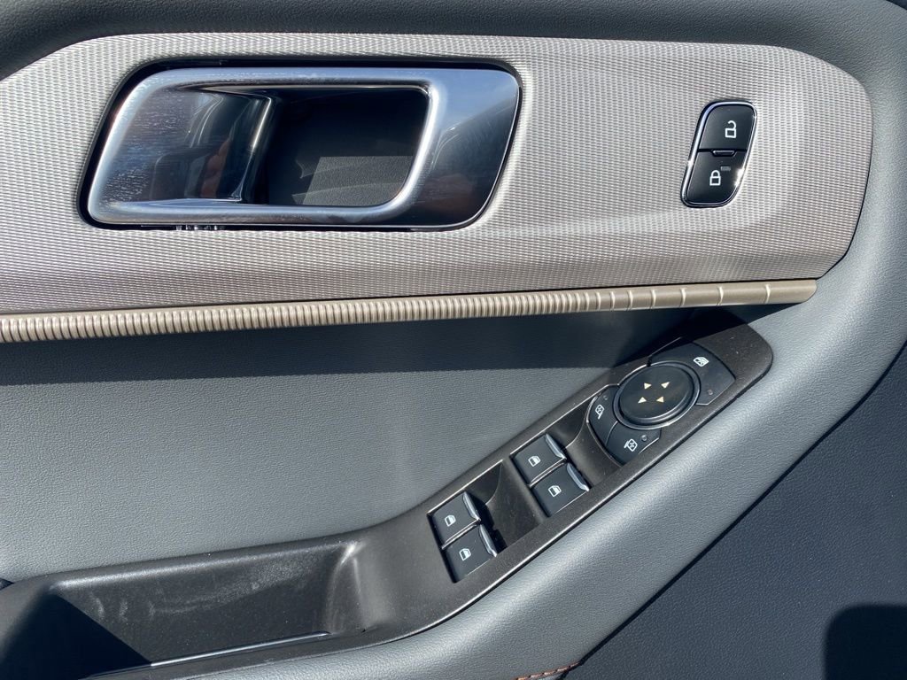 New 2025 Ford Explorer Active image 19