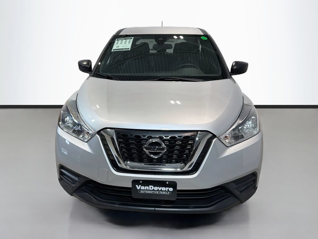 Used 2020 Nissan Kicks S FWD image 2
