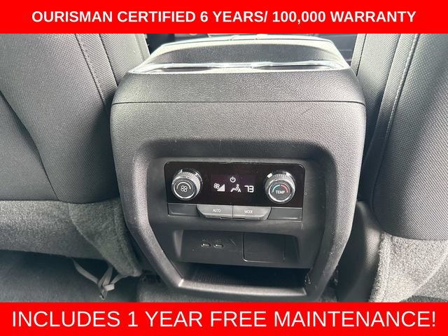 Used 2025 Chevrolet Traverse LT FWD image 12