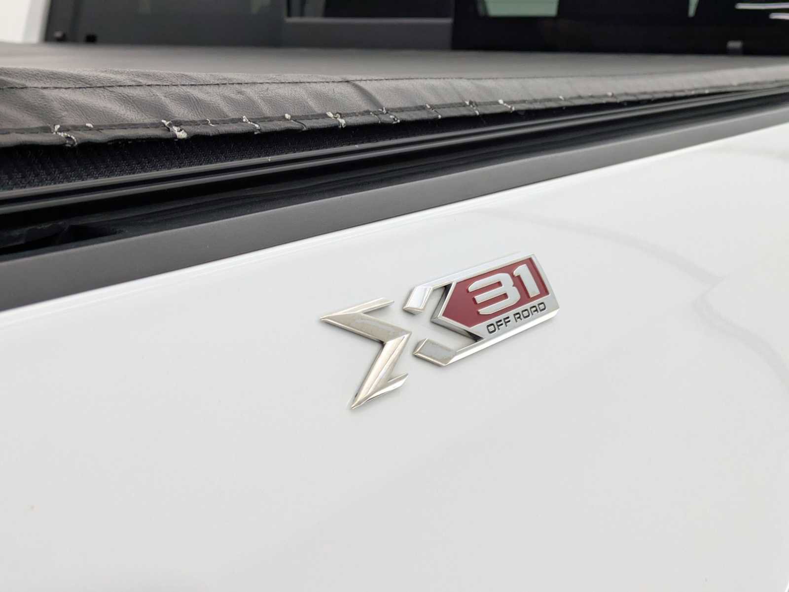 Used 2019 GMC Sierra 1500 SLT w/ SLT Convenience Package AWD/4WD image 13