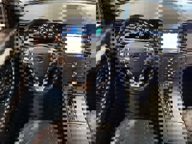 Used 2017 Ford Taurus SEL w/ Equipment Group 201A image 16