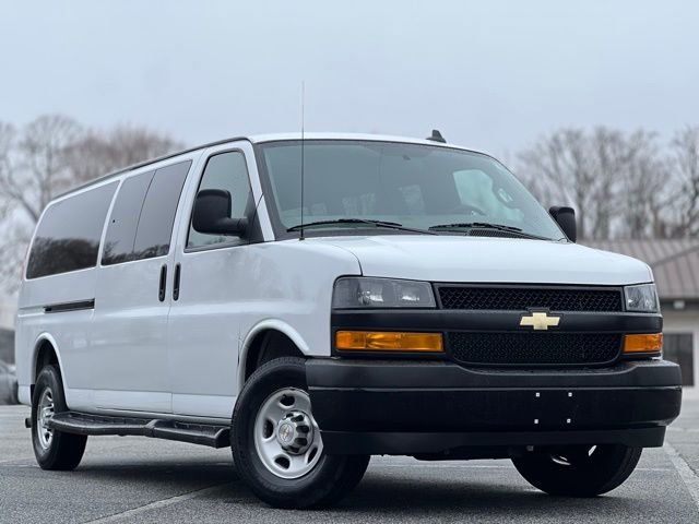 Used 2023 Chevrolet Express 3500 LS image 3
