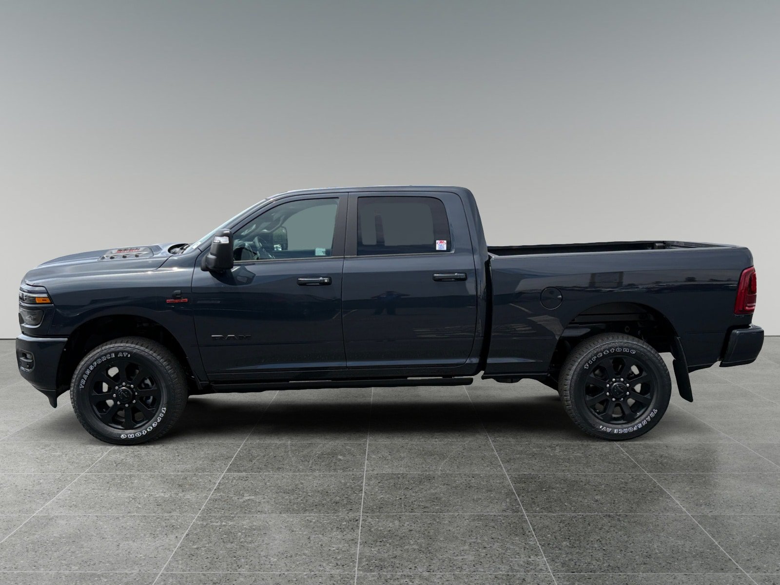 New 2026 RAM 2500 Laramie AWD/4WD image 2