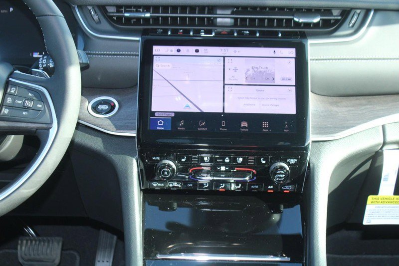 New 2025 Jeep Grand Cherokee Limited image 7