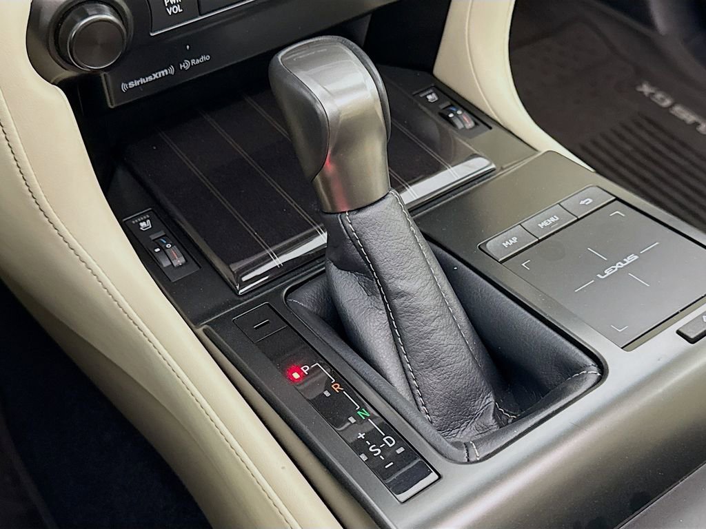 Used 2023 Lexus GX 460 Premium w/ Premium Package image 17