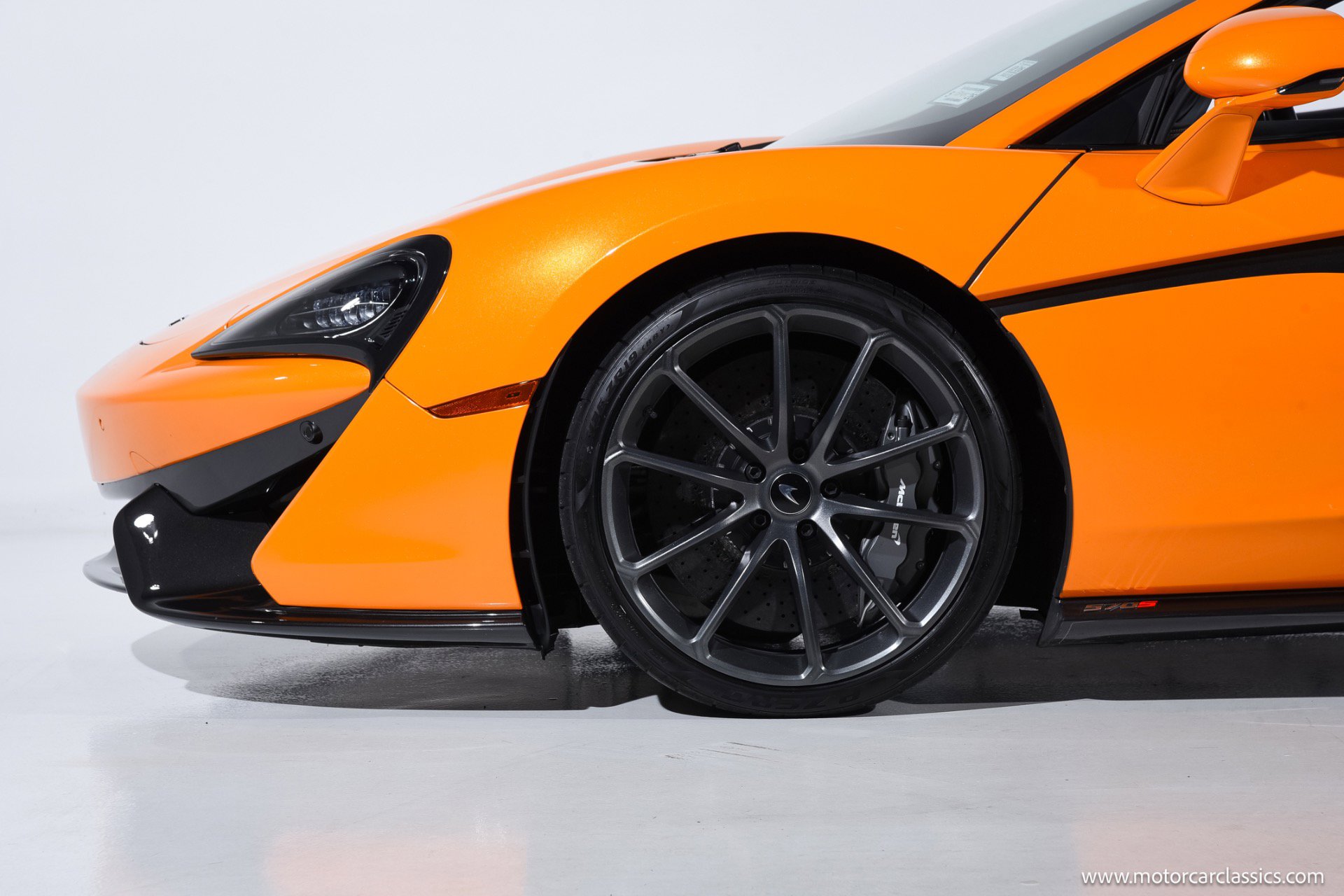 Used 2020 McLaren 570S Spider image 31
