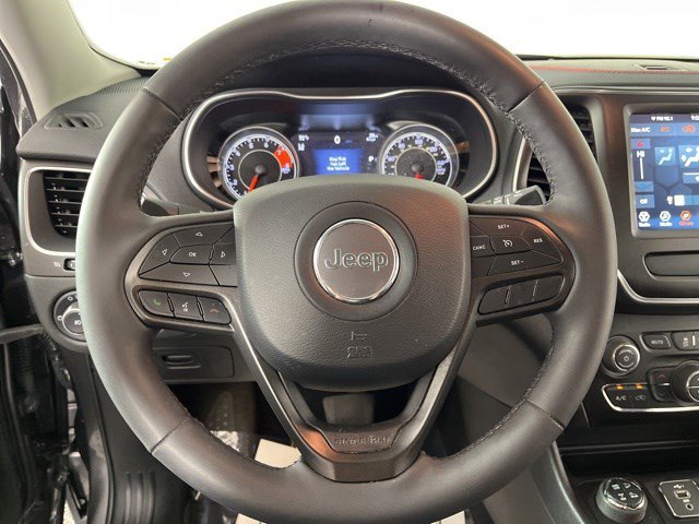 Used 2022 Jeep Cherokee Trailhawk w/ Comfort/Convenience Group AWD/4WD image 17