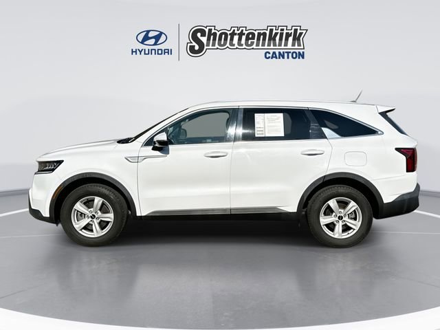 Used 2022 Kia Sorento LX image 5