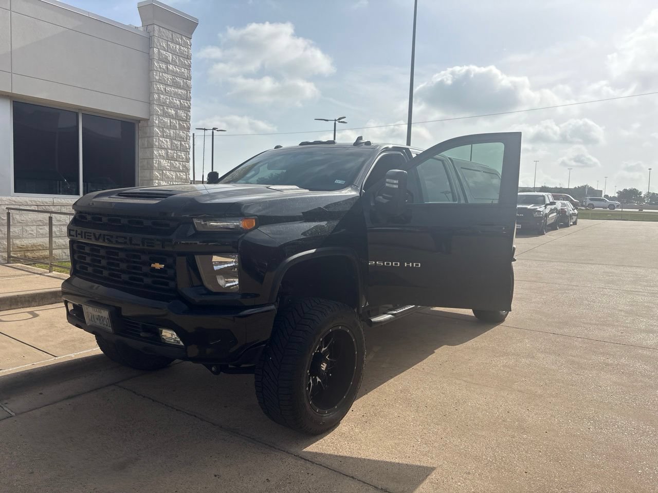 Used 2020 Chevrolet Silverado 2500 Custom w/ Custom Value Package AWD/4WD image 1