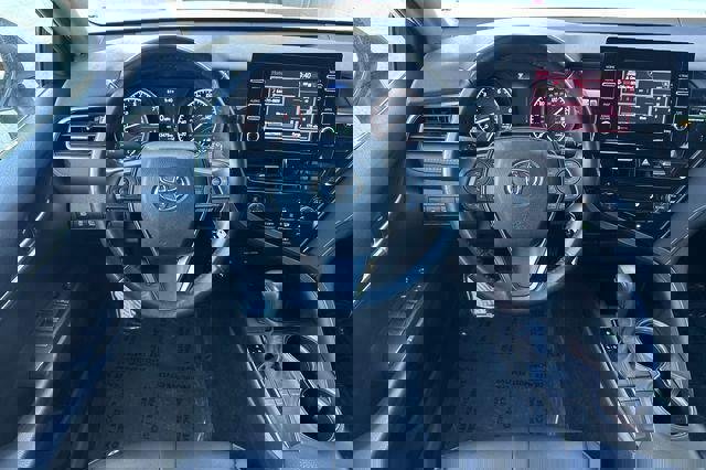 Used 2024 Toyota Camry SE image 16