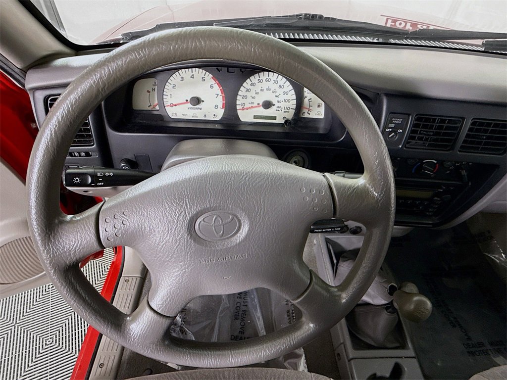Used 2001 Toyota Tacoma Base image 17