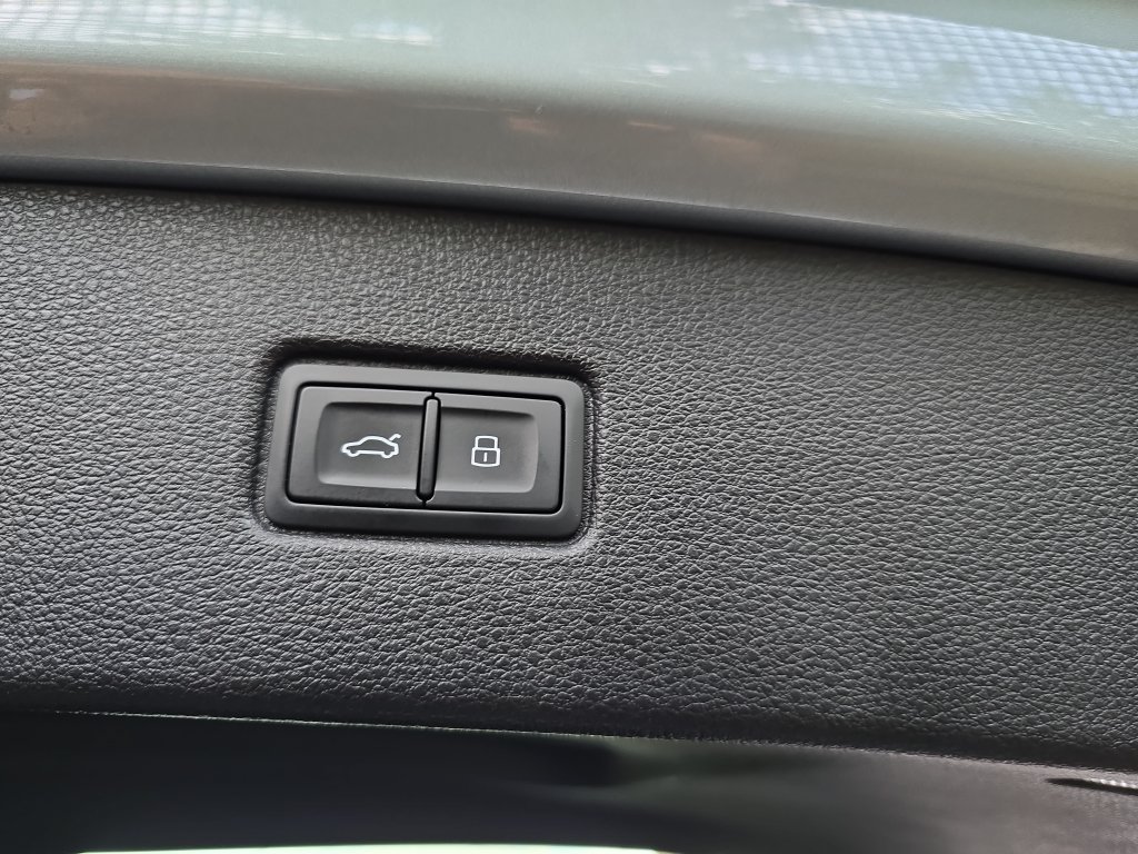 Used 2026 Audi Q7 3.0T Premium Plus w/ Premium Plus Package AWD/4WD image 16