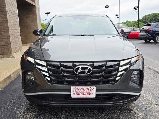 Used 2023 Hyundai Tucson SE image 2